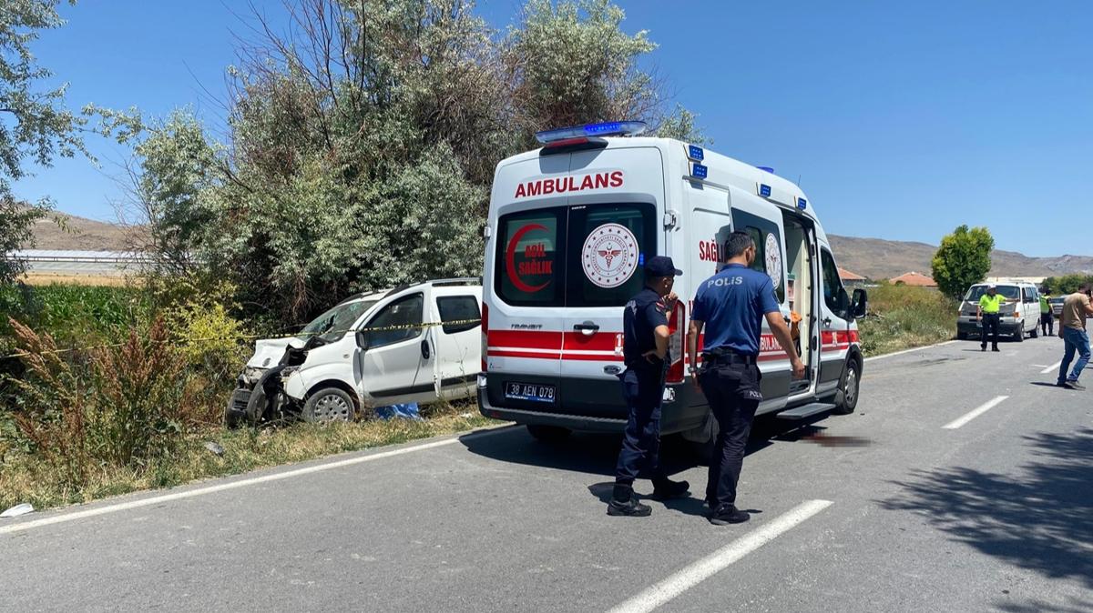Kayseri'de korkun kaza: 1 l, 8 yaral