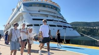 'Astoria Grande' kruvaziyeri Amasra'ya geldi