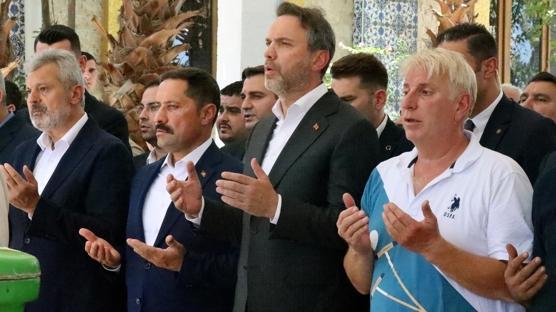 Bakan Bayraktar'ın acı günü: Teyzesini son yolculuğuna uğurladı