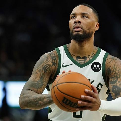 Milwaukee Bucks'ta iki ayrılık birden