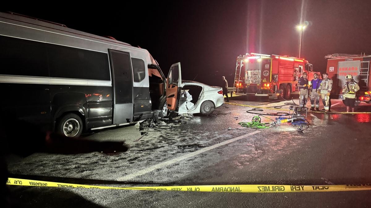 Ankara'da otomobil ile minibsn arpt kazada 1 kii ld