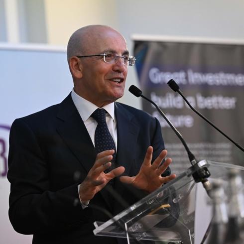 Bakan Şimşek: Türk lirasındaki oynaklık önemli ölçüde azaldı