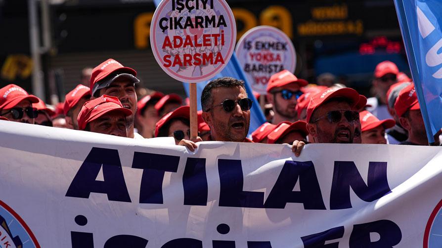 CHP'li belediye işçinin ekmeğiyle oynadı