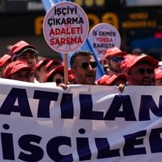 CHP'li belediye işçinin ekmeğiyle oynadı