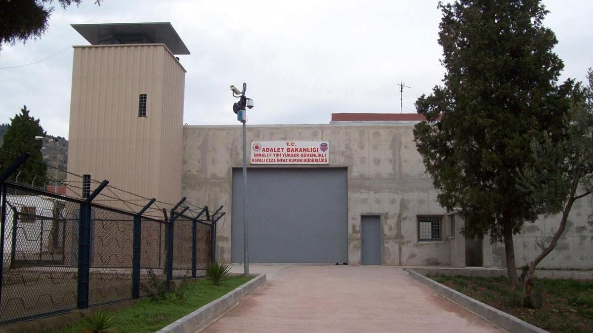 mral'dan grntl mesaj! Silah brakma ars yinelendi 