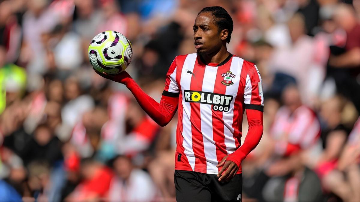 Teklifi, rakiplerini geride brakt! Fenerbahe Walker Peters transferinde bir adm nde