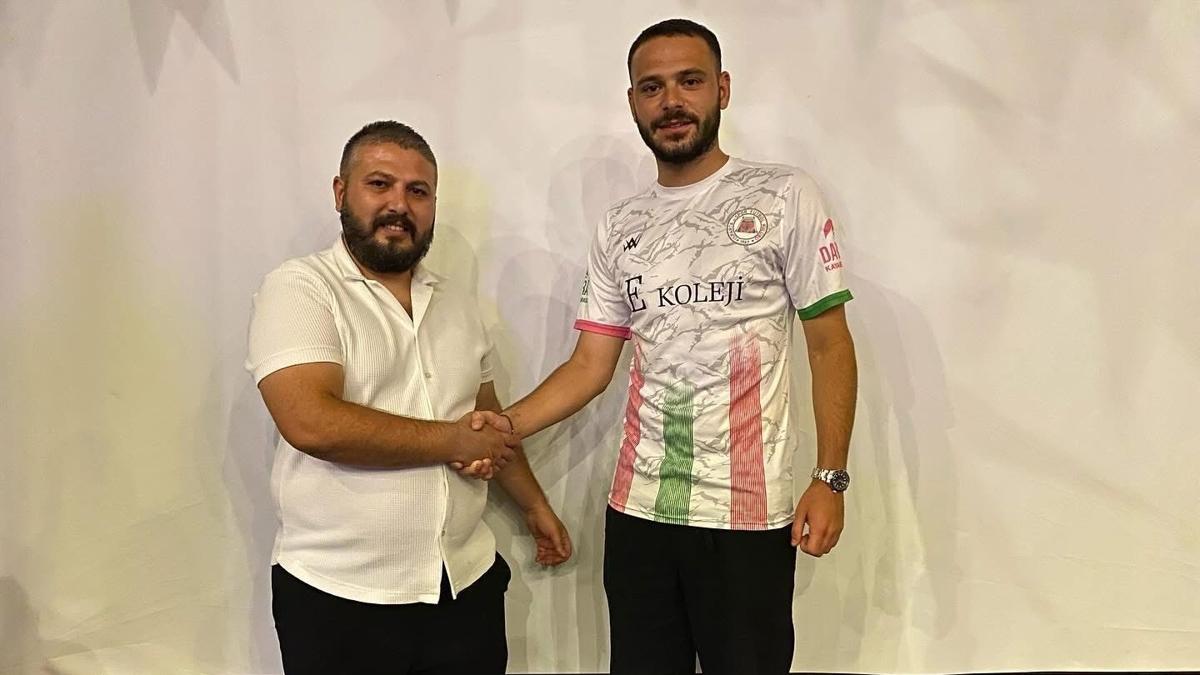 Isparta 32 Spor'da 3 imza birden