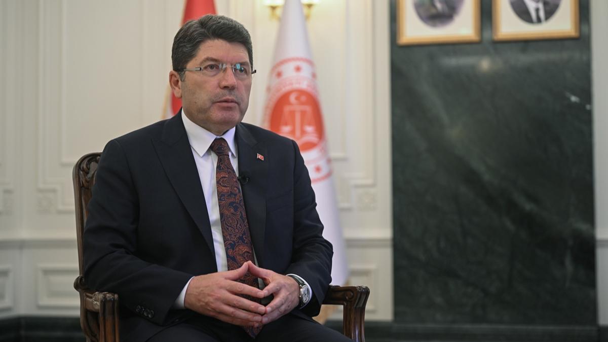 183. maddeye iaret etti! Bakan Tun'tan davalarn TRT'de yaynlanmasna ilikin aklama