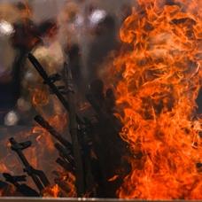 Dünya basını terör örgütü PKK'nın silah bırakmasını böyle duyurdu