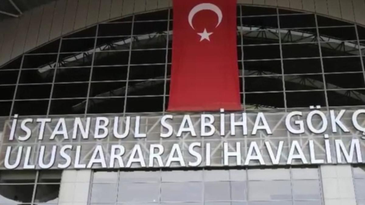 Sabiha Gken Havaliman Hava Trafik Kontrol Kulesi Trk bayra renkleriyle aydnlatlacak