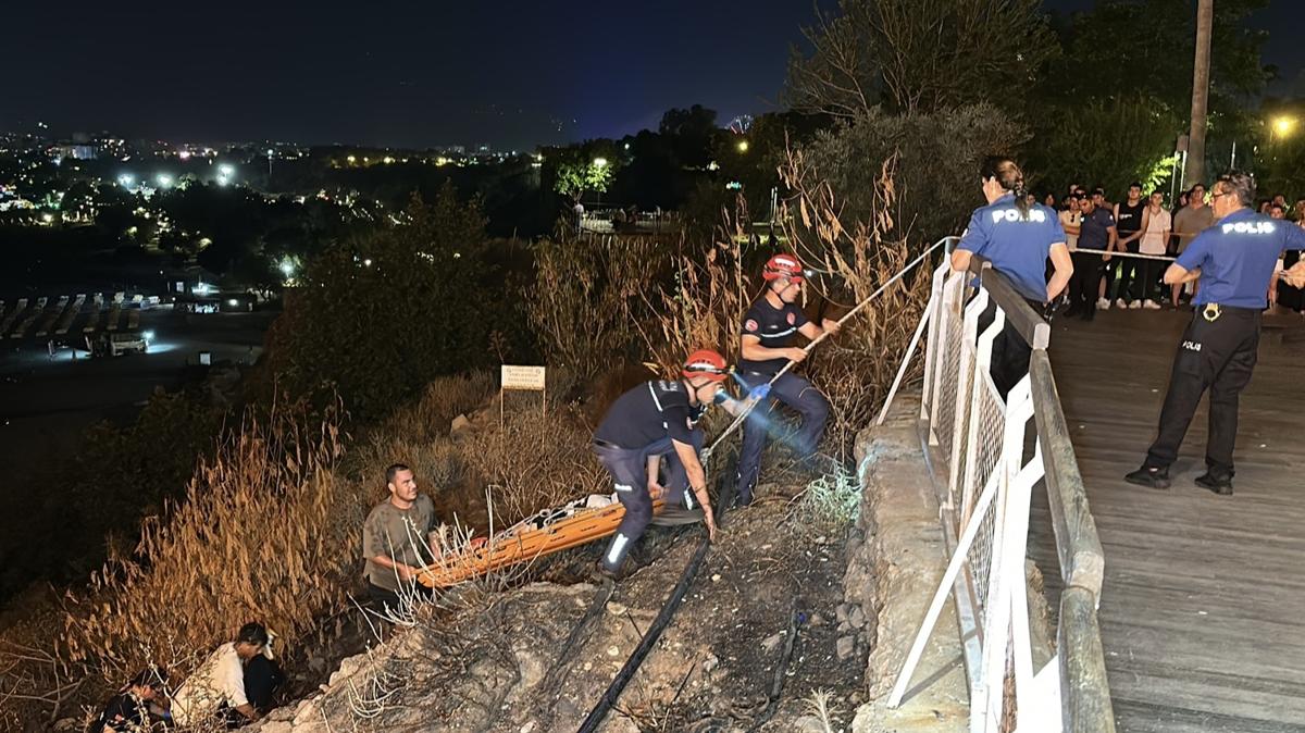 Antalya'da bir ocuk falezlerden dt