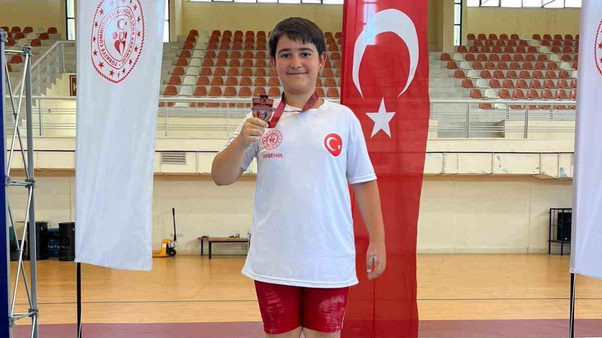 Berat Ayberk Gmen, Trkiye 3'ncs