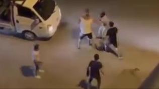 Kadınları taciz eden adama meydan dayağı! O anlar böyle görüntülendi
