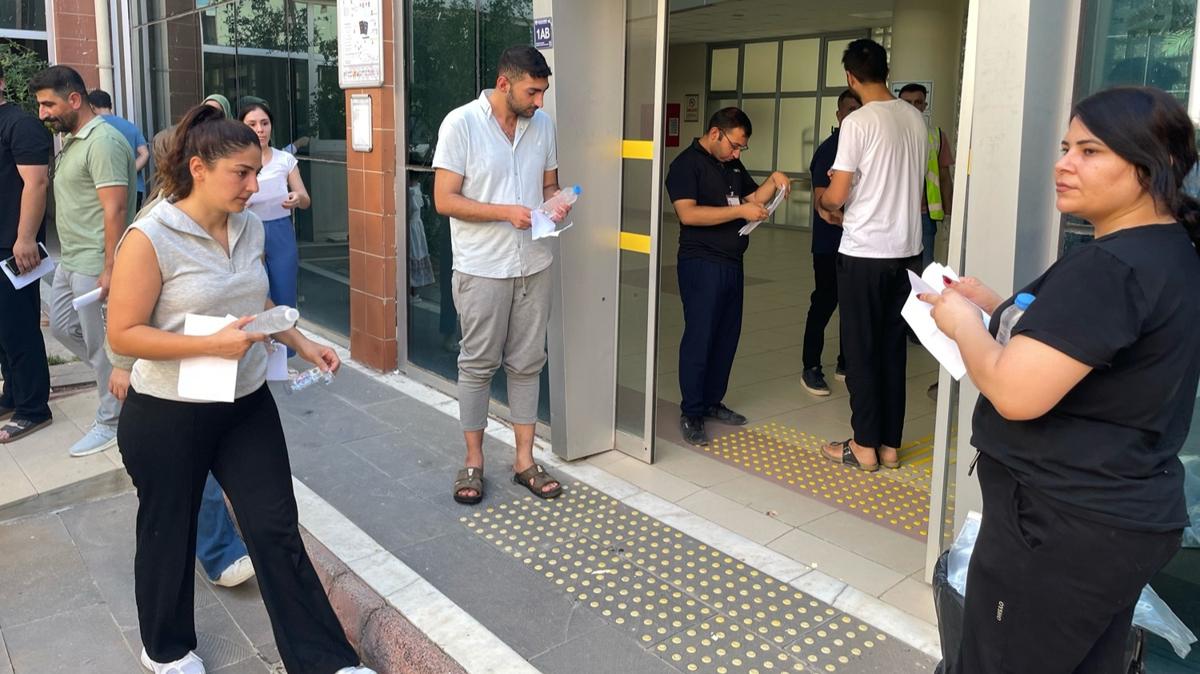Milli Eitim Bakanl Akademi Giri Snav'nn ilk oturumu tamamland