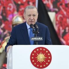 /guncel/direnisin-9-yili-cumhurbaskani-erdogan-15-temmuzda-tarihimizin-en-agir-ihanetlerinden-birine-ugradik-haber-1954068/