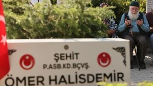 Şehit Ömer Halisdemir kabri başında törenle anıldı