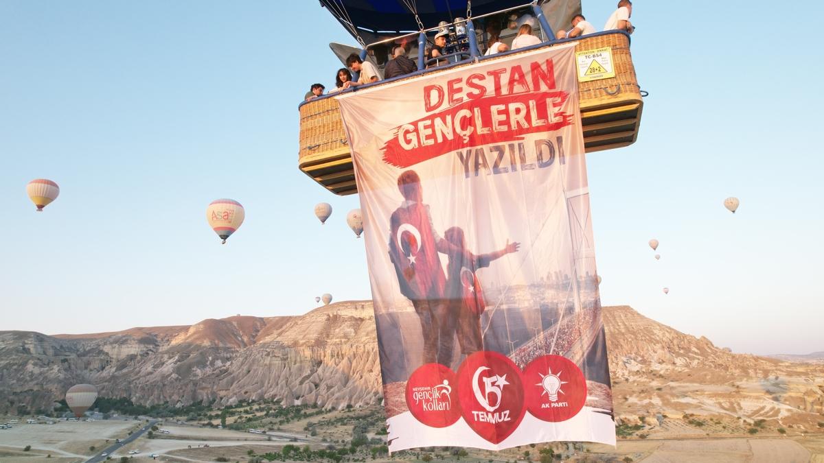 Scak hava balonlar Trk bayraklar ve 15 Temmuz afileriyle utu