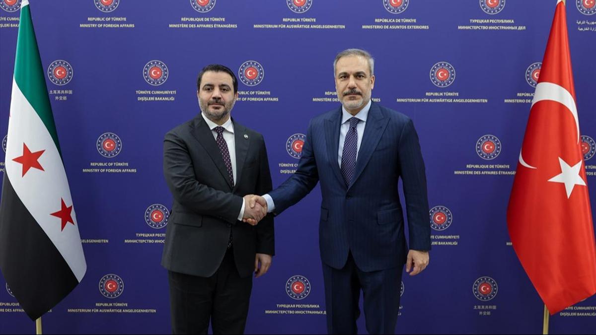 Ankara-am hattnda kritik temas: Suriye'ye tam destek mesaj