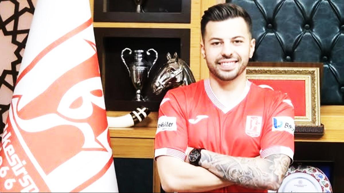 Balkesirspor'da imzalar pe pee