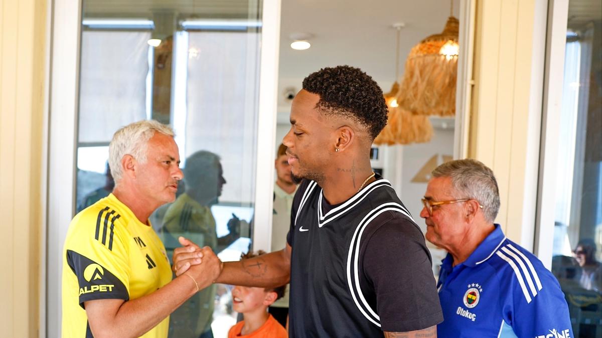 Jhon Duran'dan Mourinho szleri: imdiye kadar altm...