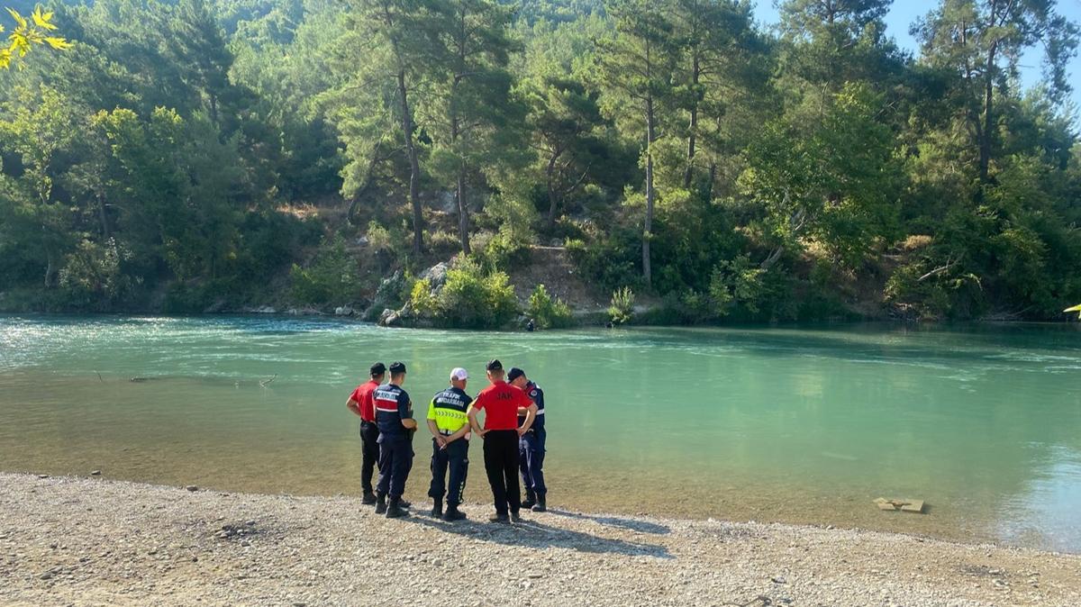 Antalya'da rmakta akntya kaplan ocuk kayboldu