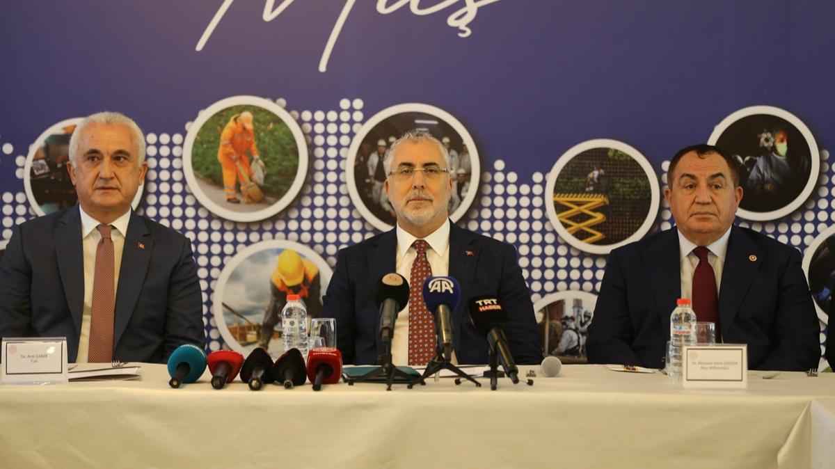 Bakan Ikhan: Bugn bu topraklarda bir devrin kaplarn aralyoruz