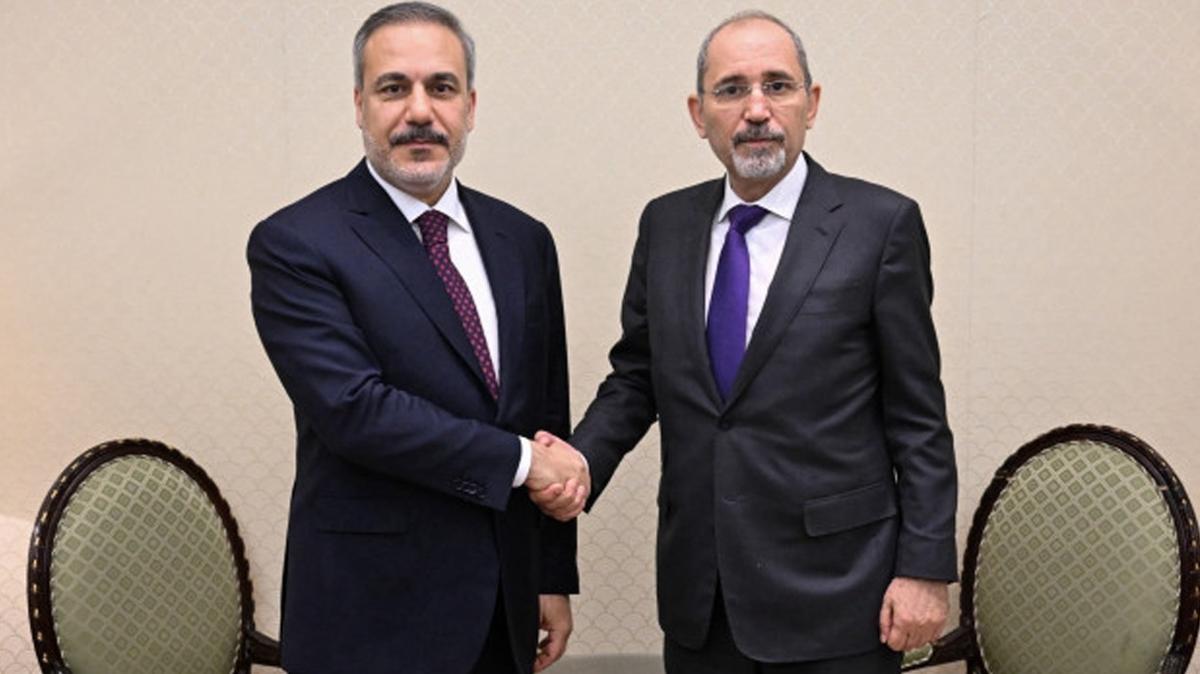 Bakan Fidan'dan Suriye diplomasisi! rdn'l mevkida Safadi ile grt