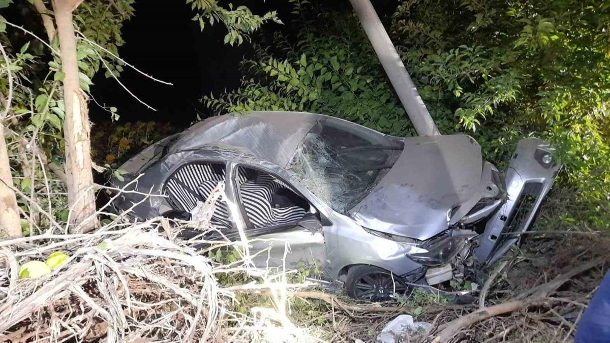 Tokat'ta otomobil arampole devrildi: 6 yaral 