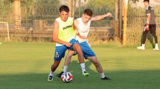 Menemen FK'dan, Gktrk Efe'ye profesyonel szleme