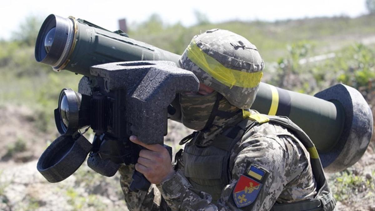 ABD'den Ukrayna'ya yeni silah sat: Zrhl ara ve fze gnderilecek