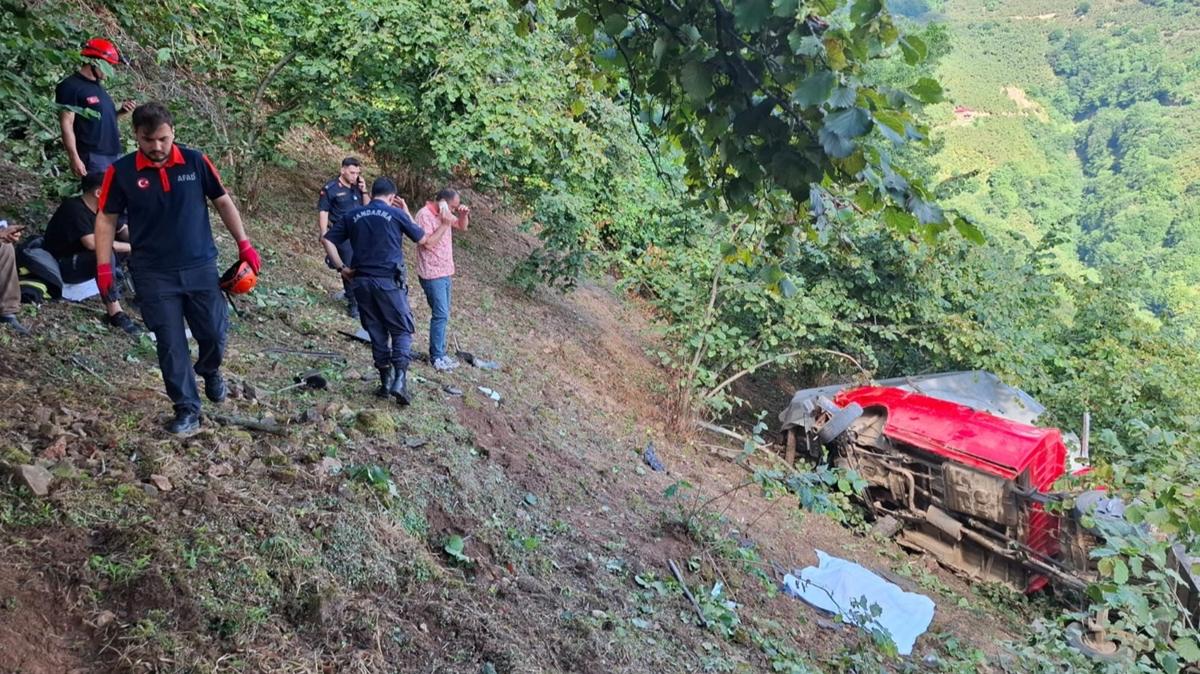 ileri tayan kamyonet devrildi: 1 l 9 yaral