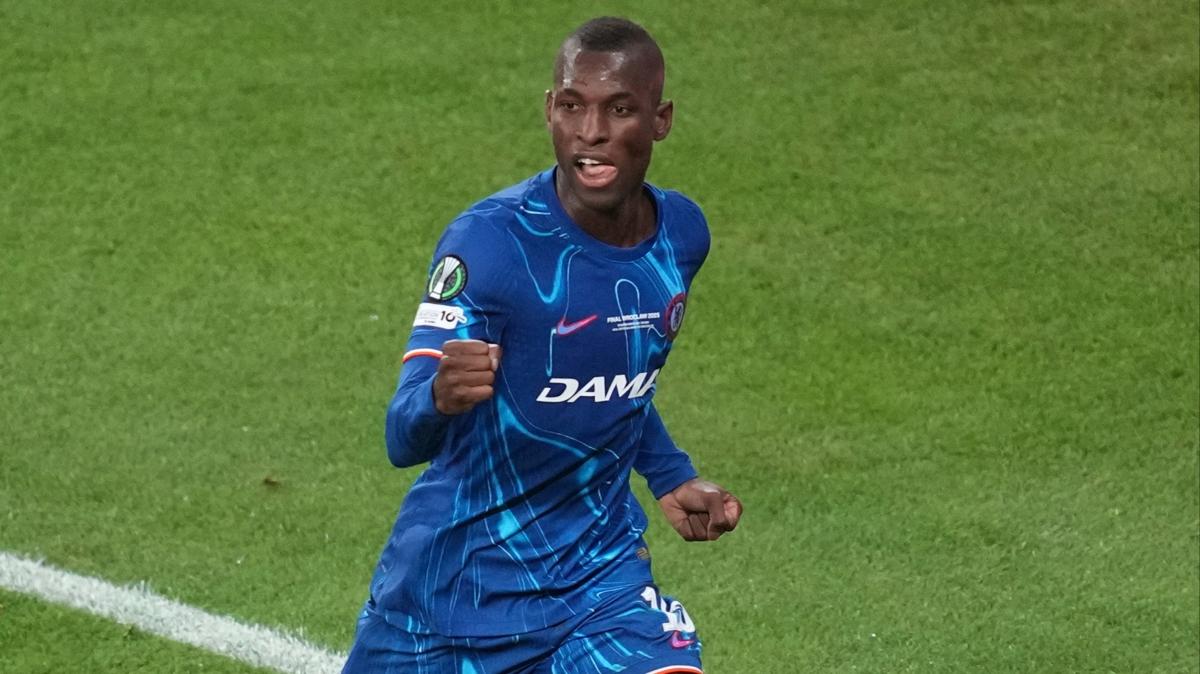 Manchester United'n gz Nicolas Jackson'da