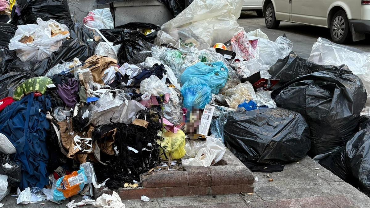 zmir'in sokaklar pten geilmiyor... evre kirlilii ve kt koku vatanda bezdirdi 