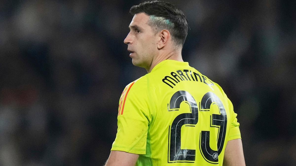 Manchester United'da kaleci krizi! Emiliano Martinez iin ret