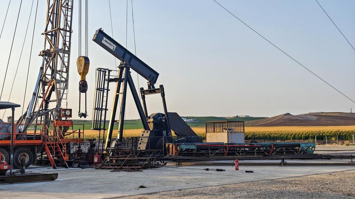 Petrol sondaj kuyusunda yangn: Yarallar var