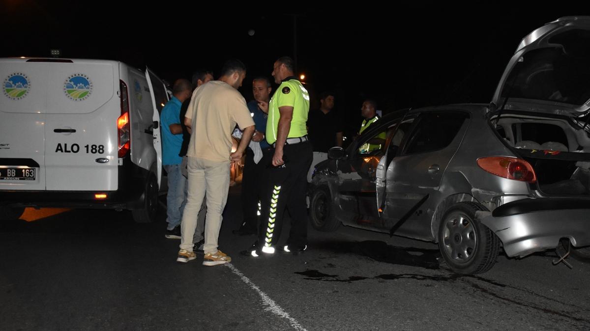 Sakarya'da bariyerlere arpan otomobilin srcs yaamn yitirdi