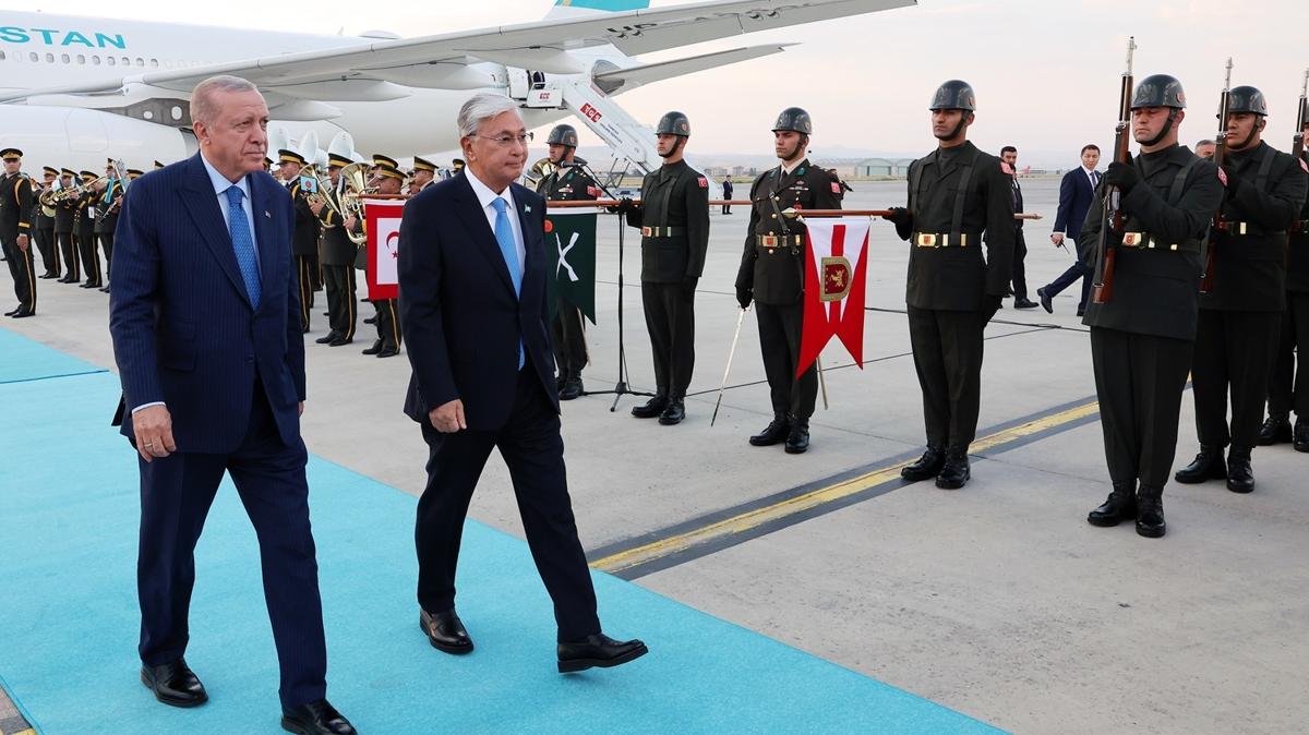 Cumhurbakan Erdoan, Kazakistan Cumhurbakan Tokayev'i resmi trenle karlad