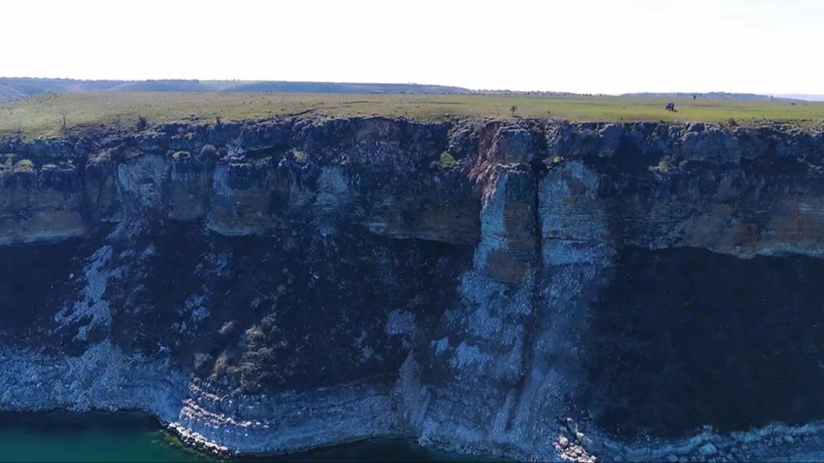 Frat Nehri'ne giren ocuk boularak can verdi 