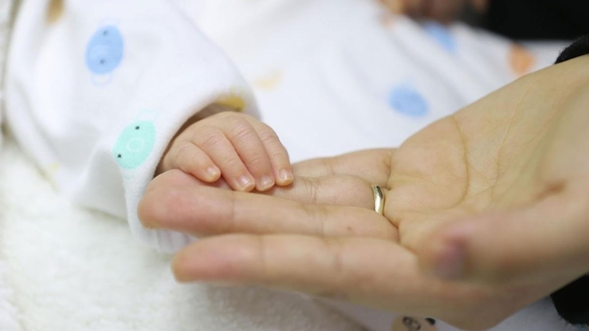 Annelere 1 milyar 750 milyon liralk destek: Doum yardmlar hesaplara yatrlyor