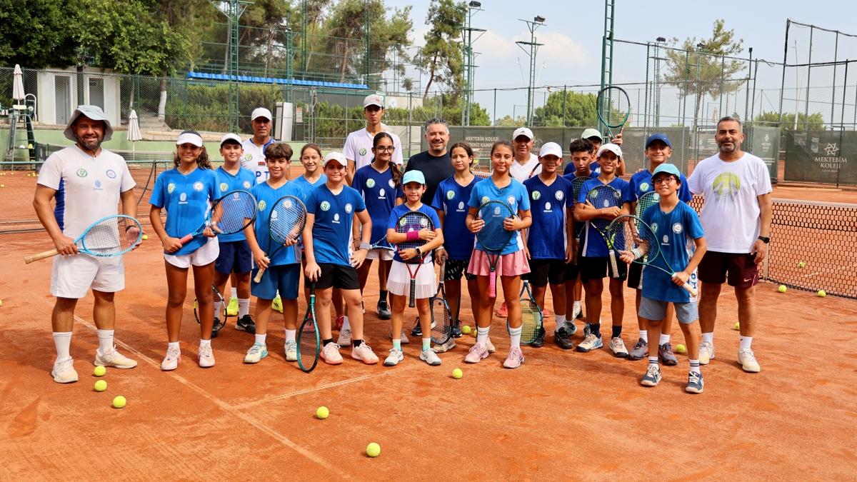 rdnl tenisiler kamp iin Adana'da  