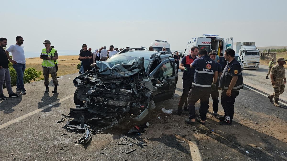 Van'da feci kaza: ok sayda yaral var 