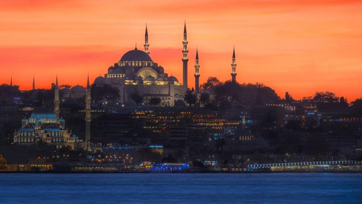 90 bin camiden dualar ykselecek! Erba'tan tm Trkiye'ye ar