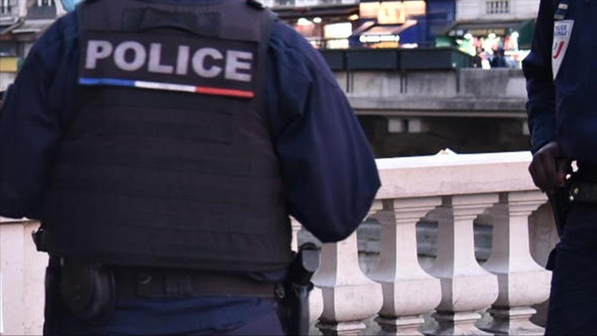 Fransa'da camide Kur'an- Kerim mushaf yakan kiiye 1 yl hapis cezas
