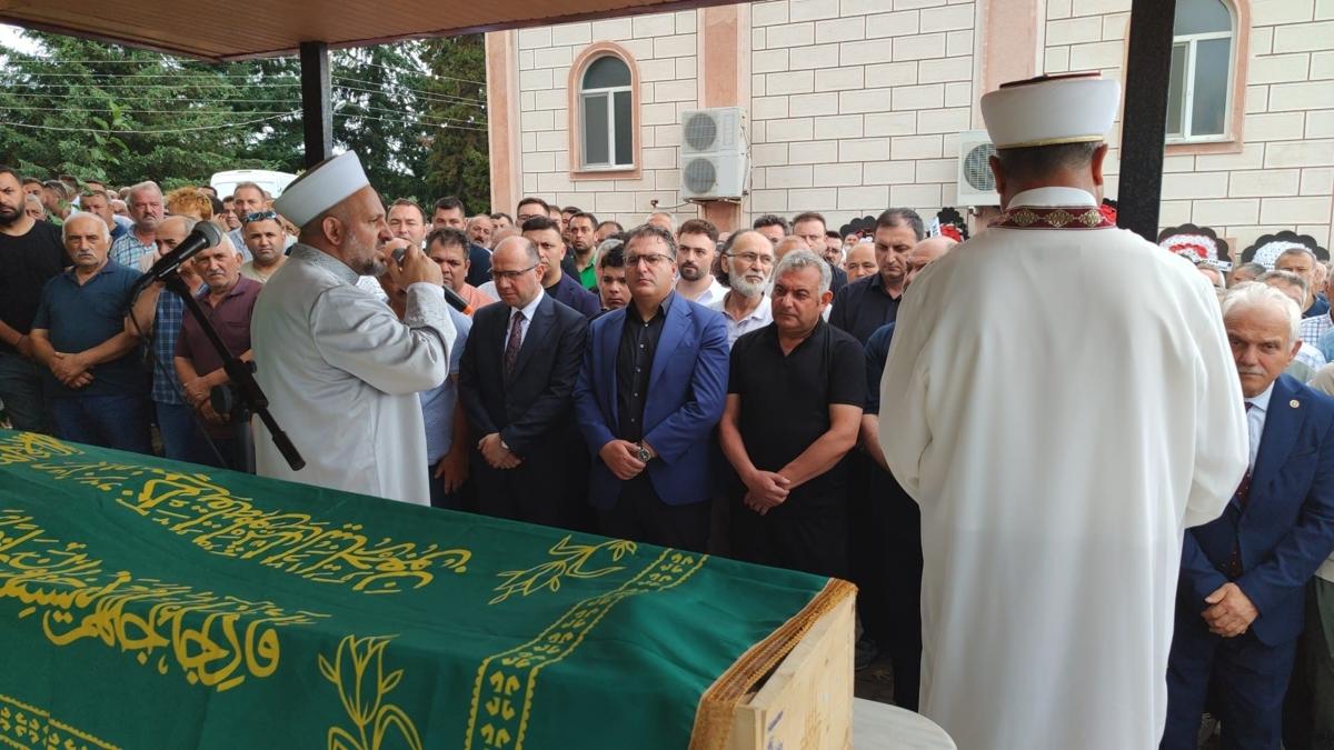 Gazeteci Cem Kk'n babas Giresun'da defnedildi 