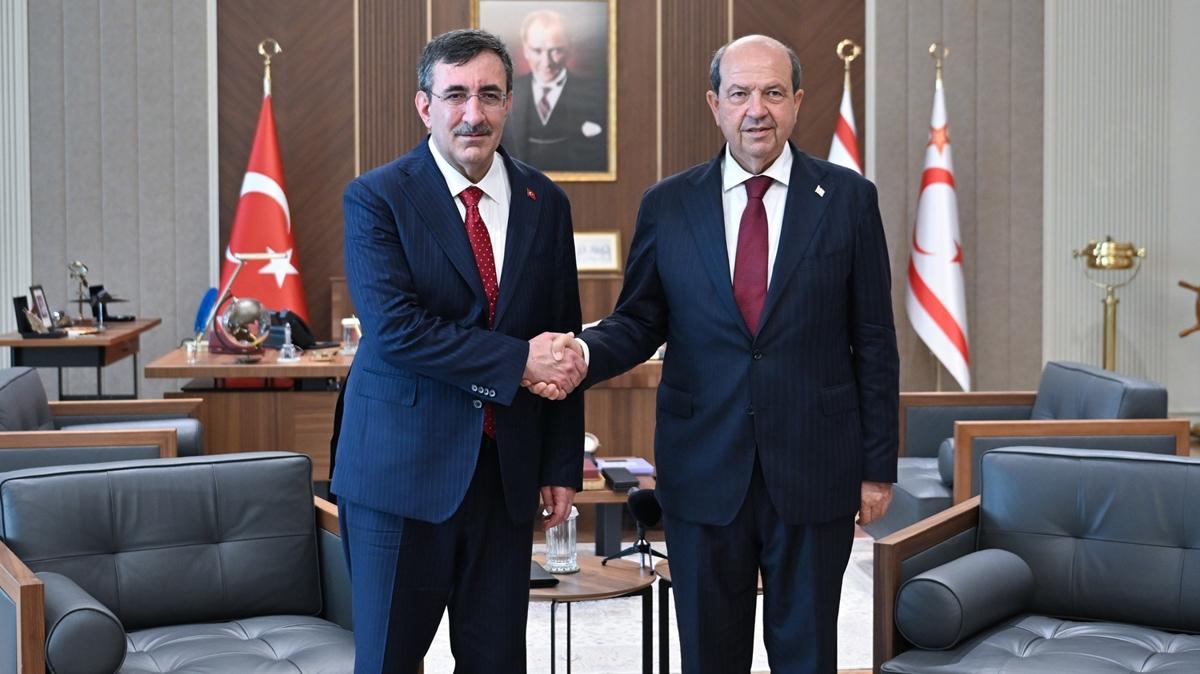 Cumhurbakan Yardmcs Ylmaz, KKTC Cumhurbakan Tatar ile grt