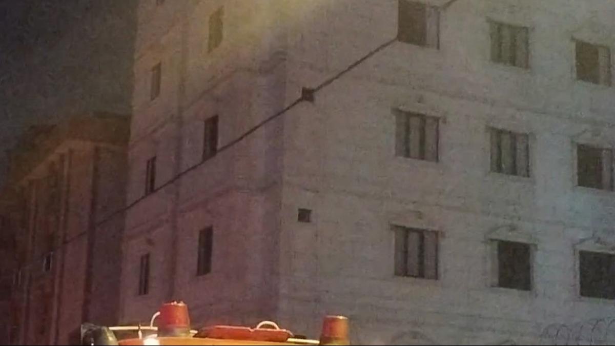 mraniye'de otelde korku dolu anlar: Elektrik panosundan dumanlar ykseldi