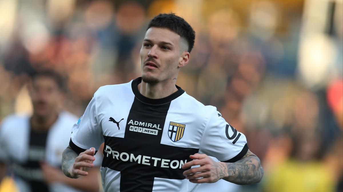 PSV'nin hedefi Dennis Man 