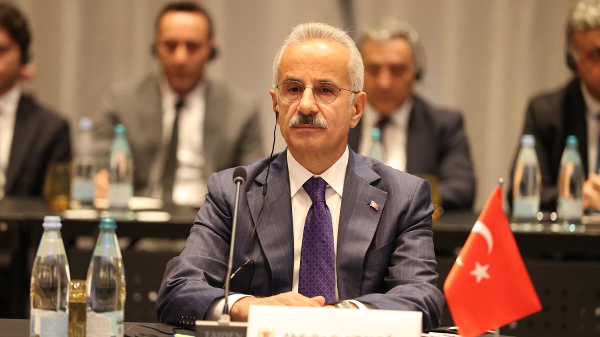 Bakan Uralolu, Trkmenistan'a gidiyor