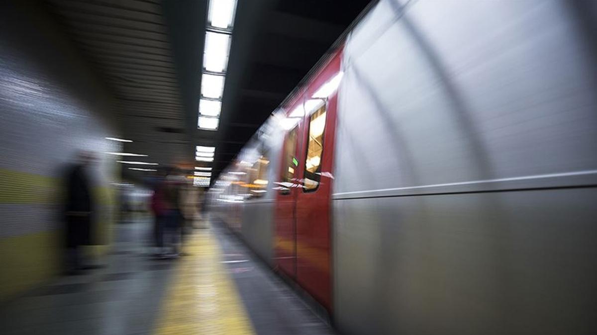 Metroda asansr arzas: Yolcular mahsur kald