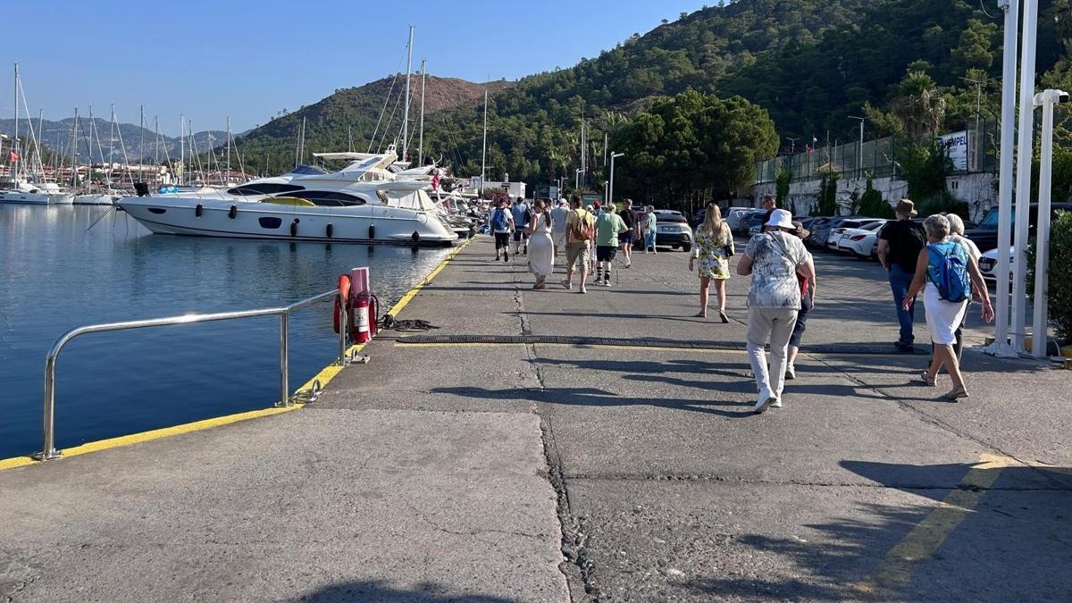 Marmaris'e kruvaziyerle turist akn